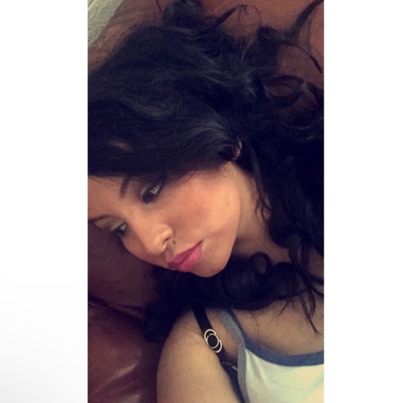 Meet your Posher, Lindsey - Picture 2 of 2